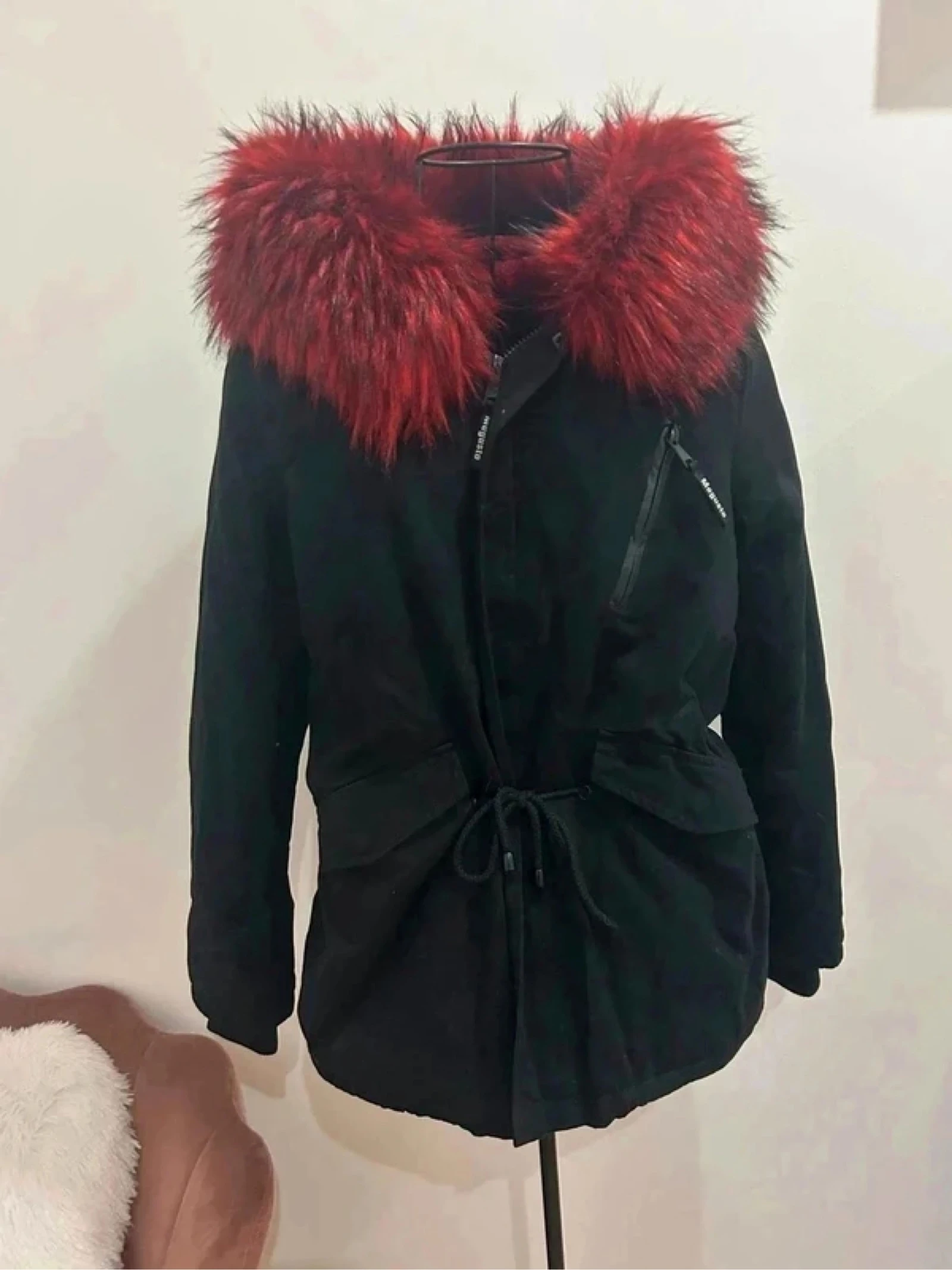 🧥 Parka noire avec col fausse fourrure – Megusto 🧥